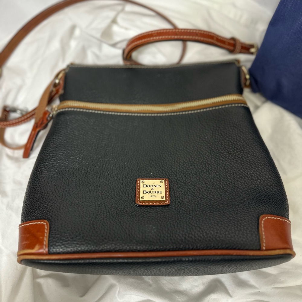 Dooney & Bourke Leather Crossbody Handbag Black  Large Pebbled Dust Bag
